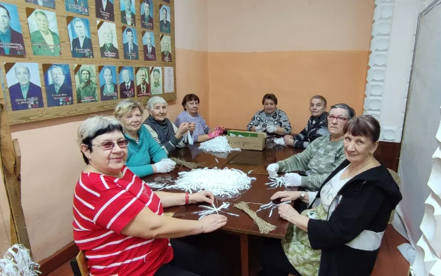 "Тепло рук, сплетающее защиту"