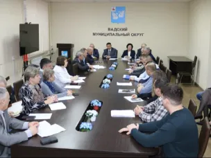 Еженедельное совещание с руководителями структурных подразделений, организаций и учреждений