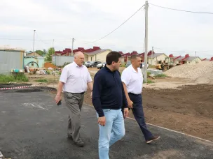 Осмотр строительства домов на площадках по ул.Подводника Горбунова и ул.Советская на территории с.Вад