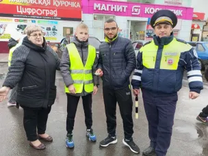 Перевозские госавтоинспекторы и общественники продолжают принимать участие в акции «Береги пешехода!»