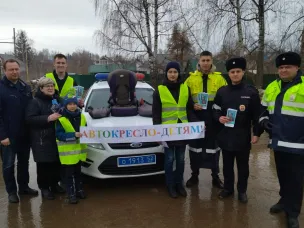 Перевозские госавтоинспекторы призвали родителей не игнорировать ремни безопасности