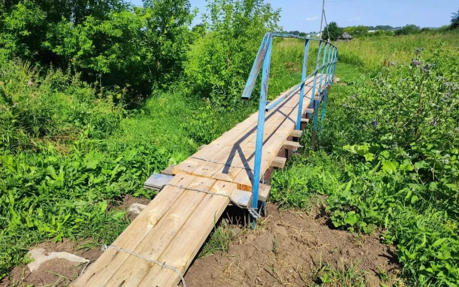 Ремонт пешеходного моста в селе Дубенское