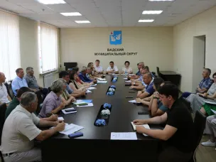Еженедельное совещание с руководителями структурных подразделений, организаций и учреждений