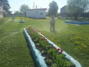 Продолжаются работы по обкосу общественных пространств