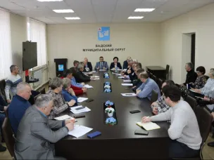 Еженедельное совещание с руководителями структурных подразделений, организаций и учреждений