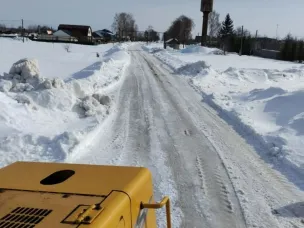 Расчистка дорог в населенных пунктах Лопатинского территориального отдела