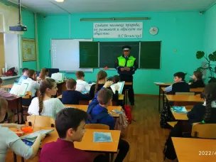 На Ваду Госавтоинспекторы провели профилактическую акцию «Безопасное место – с ремнем и автокреслом»