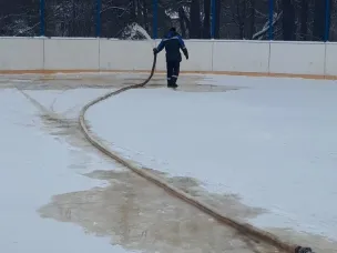"Каток залит"