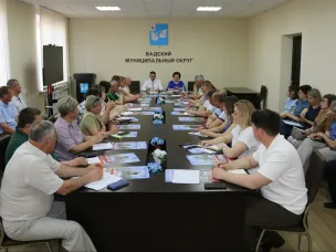 Еженедельное совещание с руководителями структурных подразделений, организаций и учреждений