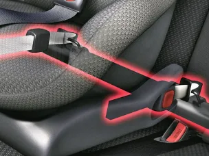 Детская удерживающая система (устройство) и ремень безопасности – средства пассивной безопасности, предназначенные для удержания водителя и пассажира автомобиля на месте в случае аварии либо внезапной остановки