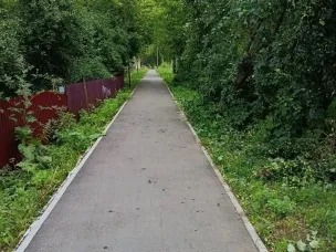 Благоустройство территории вдоль тротуаров