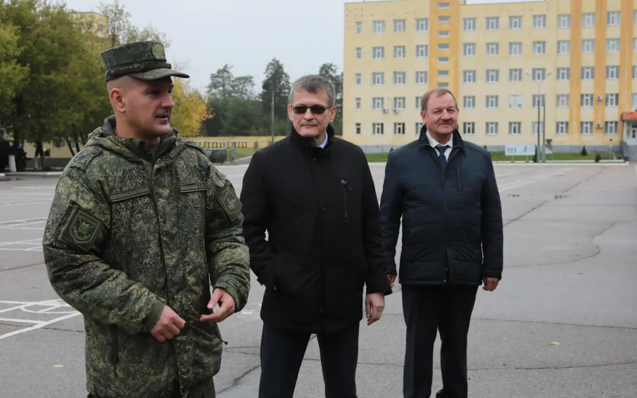 Петр Банников: «Всемерно будем помогать семьям военнослужащих»