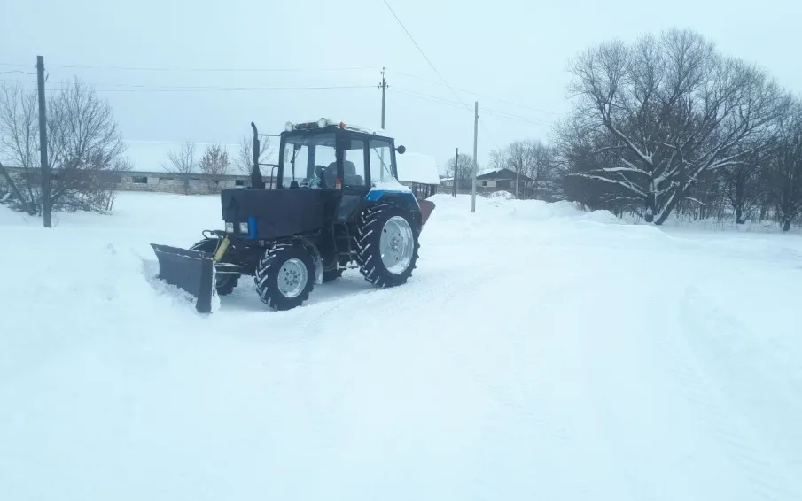 Очистка дорог на территории Новомирского территориального отдела
