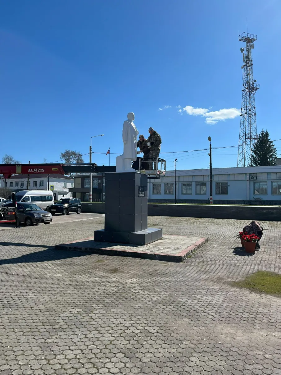 Косметический ремонт памятника