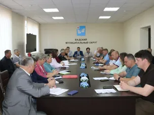 Еженедельное совещание с руководителями структурных подразделений, организаций и учреждений