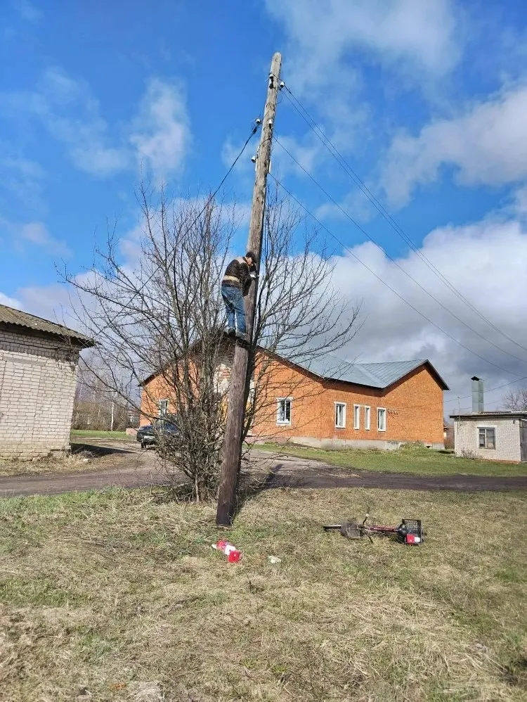 Замена сгоревших ламп в Лопатинском территориальном отделе