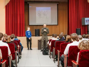 В преддверии Дня защитника Отечества волонтёры Победы проводят «уроки мужества»