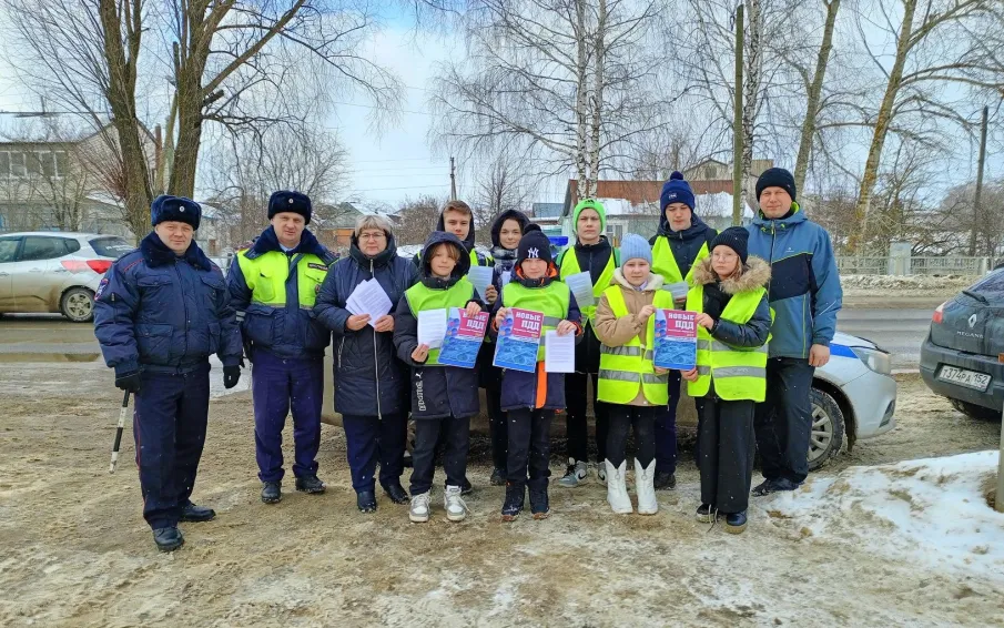 В Перевозе и на Ваду сотрудники ГИБДД провели для водителей правовой ликбез