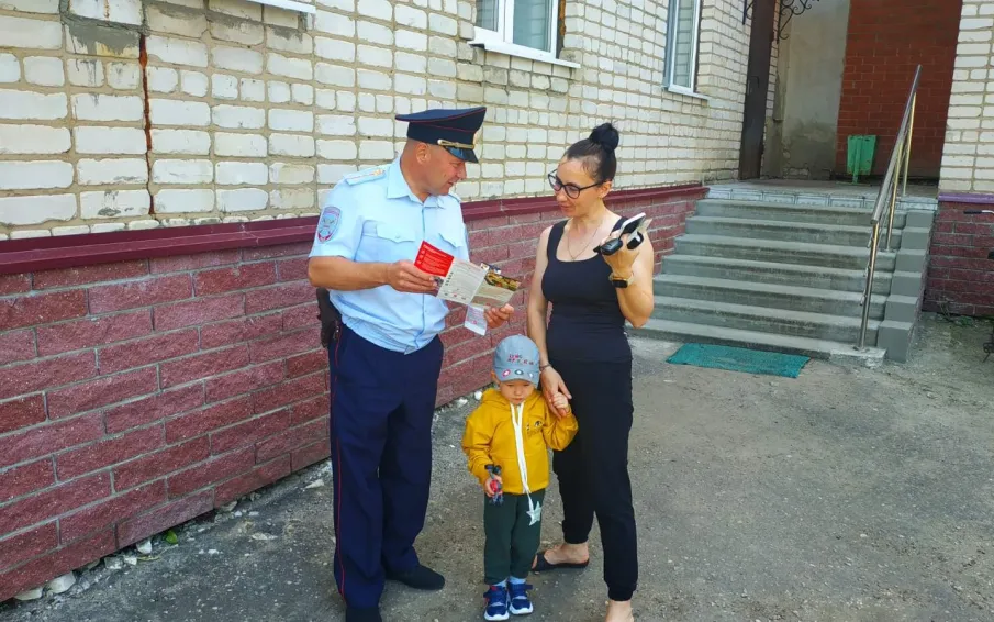 На Ваду и Перевозе госавтоинспекторы провели беседы с будущими мамами о правилах перевозки малолетних детей