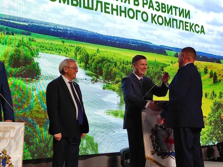 Сегодня делегация Вадского муниципального округа приняла участие в торжественном мероприятии, посвященном Дню работника сельского хозяйства и перерабатывающей промышленности