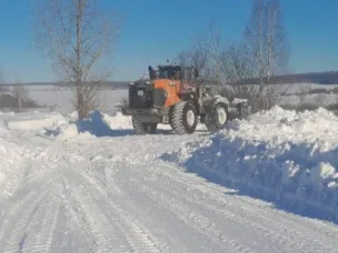 Расчистка дорог в населённых пунктах Лопатинского территориального отдела