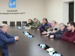 ПОД МАРШ «ПРОЩАНИЕ СЛАВЯНКИ» РЕБЯТА УХОДЯТ НА ФРОНТ