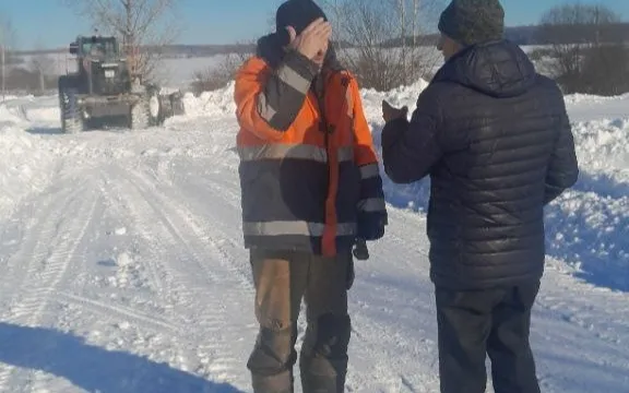 Расчистка муниципальных дорог от снега