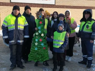 На Ваду Госавтоинспекторы и юные инспекторы призвали пешеходов стать заметнее на дороге