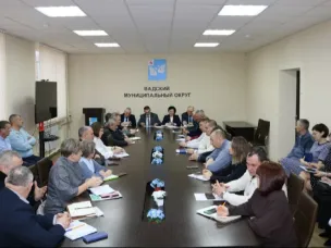 Еженедельное совещание с руководителями структурных подразделений, организаций и учреждений