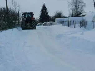 Продолжается очистка дорог после снегопада