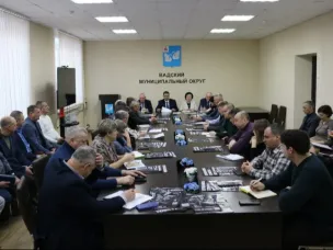 Еженедельное совещание с руководителями структурных подразделений, организаций и учреждений